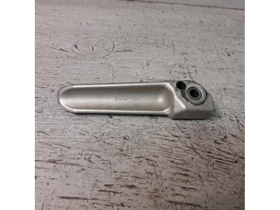 Baksidan på Fotpinne från en Yamaha YZF 1000 R1 -2003 motorcykel.