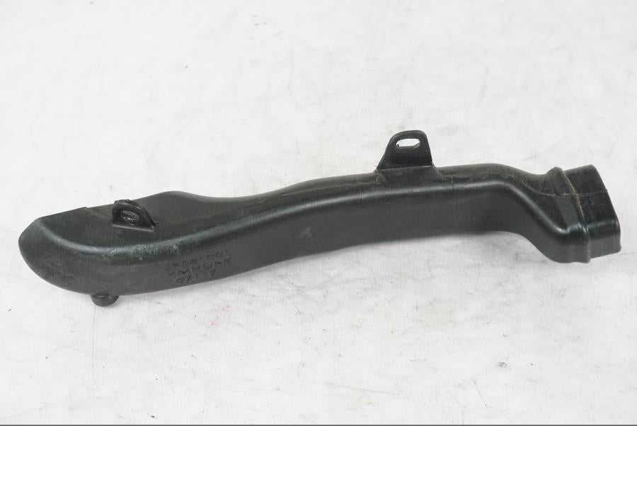 Framsidan på Luftrör från en KTM 390 Duke -2018 motorcykel.