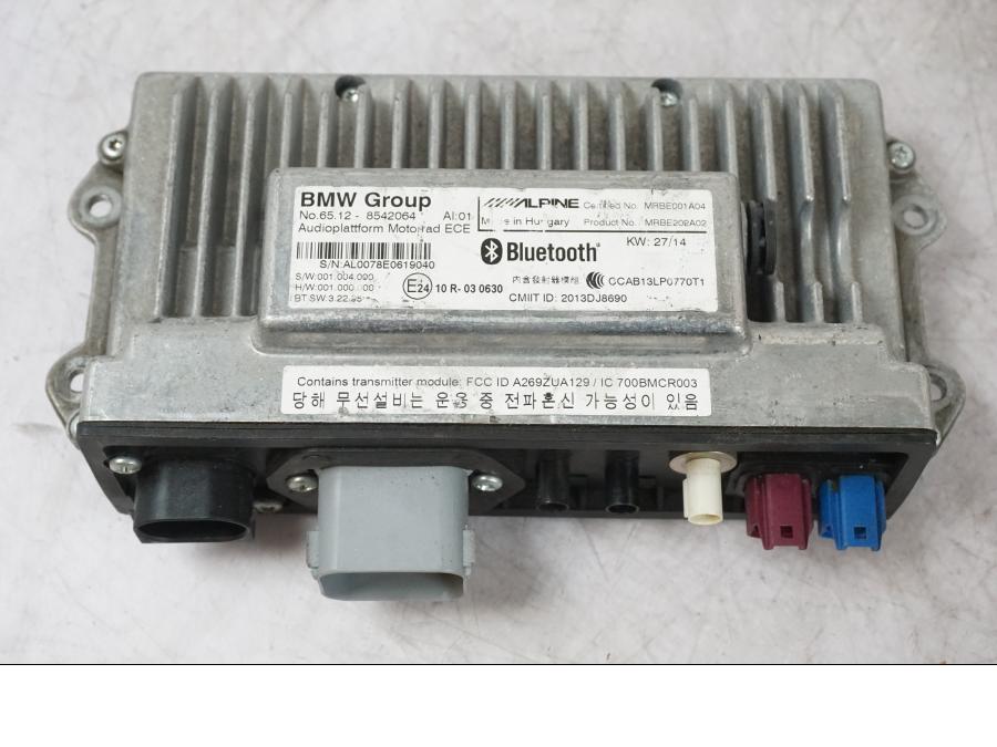 Framsidan på Radio från en BMW K 1600 GTL -2015 motorcykel.