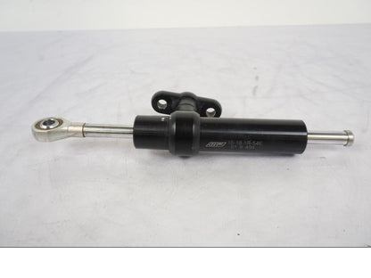 Framsidan på Styrdämpare från en KTM 790 Duke -2019 motorcykel.