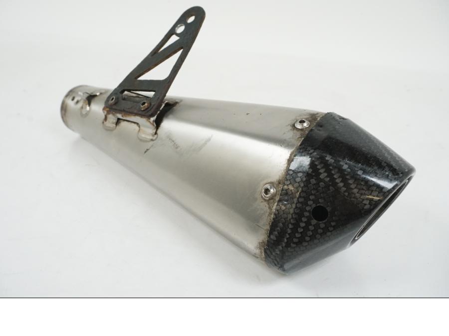 Snett uppifrån på Ljuddämpare Sport från en Ducati Scrambler 1100 -2019 motorcykel.