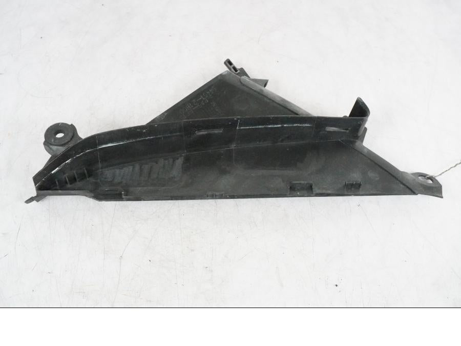 Höger sida på Toppkåpsinsida från en Suzuki GSX-R 1000 -2008 motorcykel.