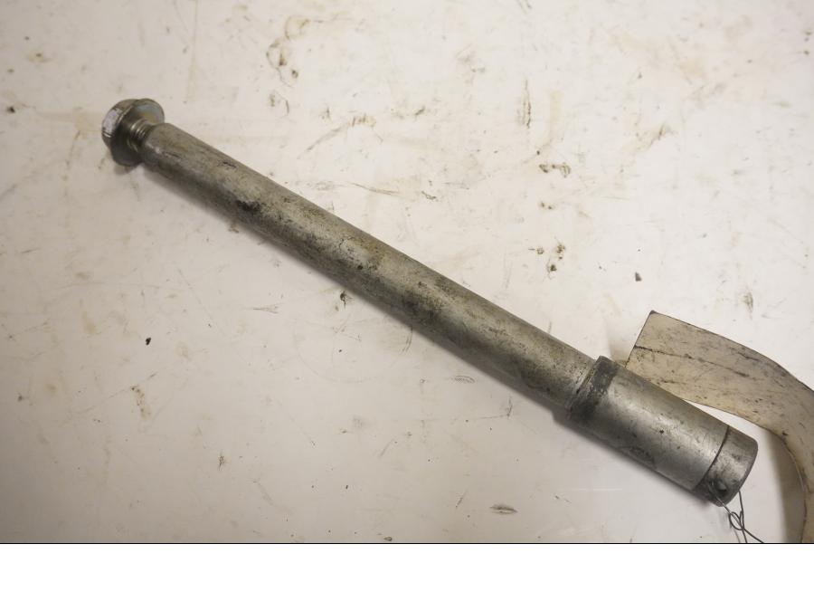 Framsidan på Axel från en Honda CB 1300 F -2003 motorcykel.