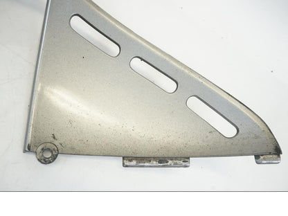 Baksidan på Trekanten från en Kawasaki ZX-12R -2000 motorcykel.