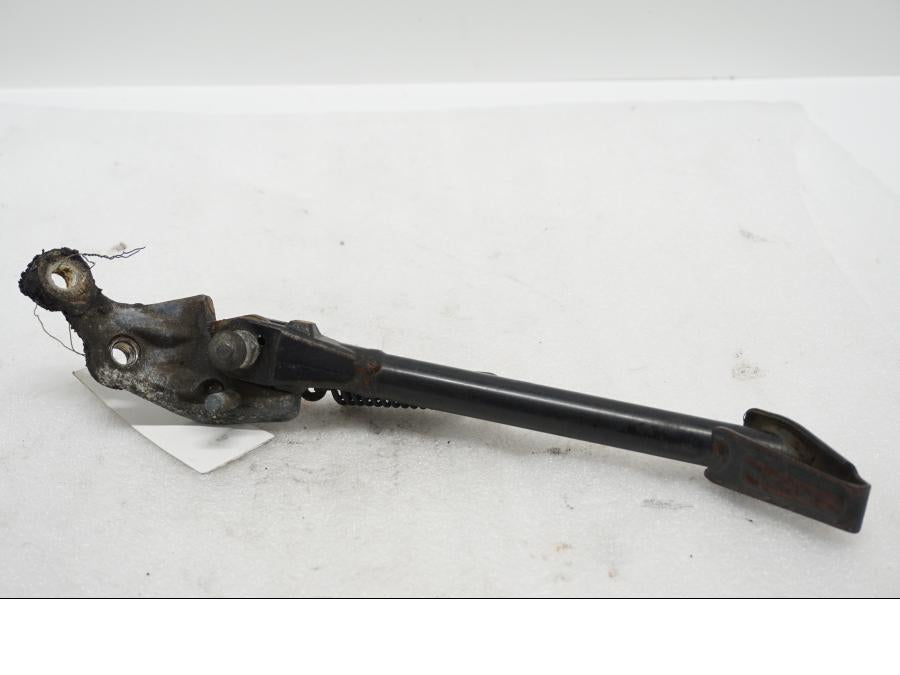 Framsidan på Sidostöd från en Ducati Monster 696 -2010 motorcykel.