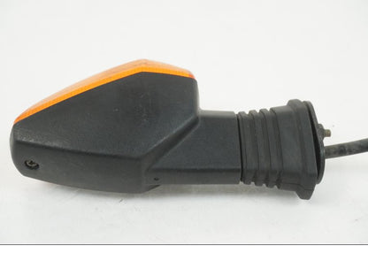 Snett nerifrån på Blinkers från en Suzuki GSX-R 1000 -2003 motorcykel.