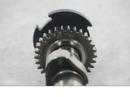 Vänster sida på Kamaxel från en BMW R 1200 GSA -2014 motorcykel.