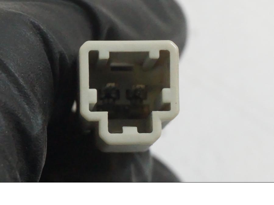 Snett nerifrån på Bensinnivågivare från en Suzuki VZR 1800 -2009 motorcykel.