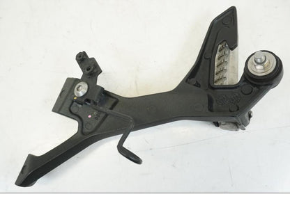 Höger sida på Fotpinne från en Kawasaki NINJA 400 -2020 motorcykel.