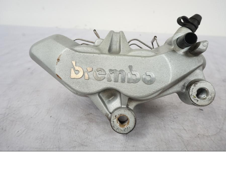 Baksidan på Bromsok från en KTM 990 Super Duke -2006 motorcykel.