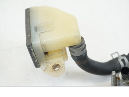 Snett nerifrån på Bromshuvudcylinder från en Suzuki GSX-R 1000 -2005 motorcykel.