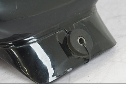 Höger sida på Bensintank från en Suzuki VL 800 -2002 motorcykel.