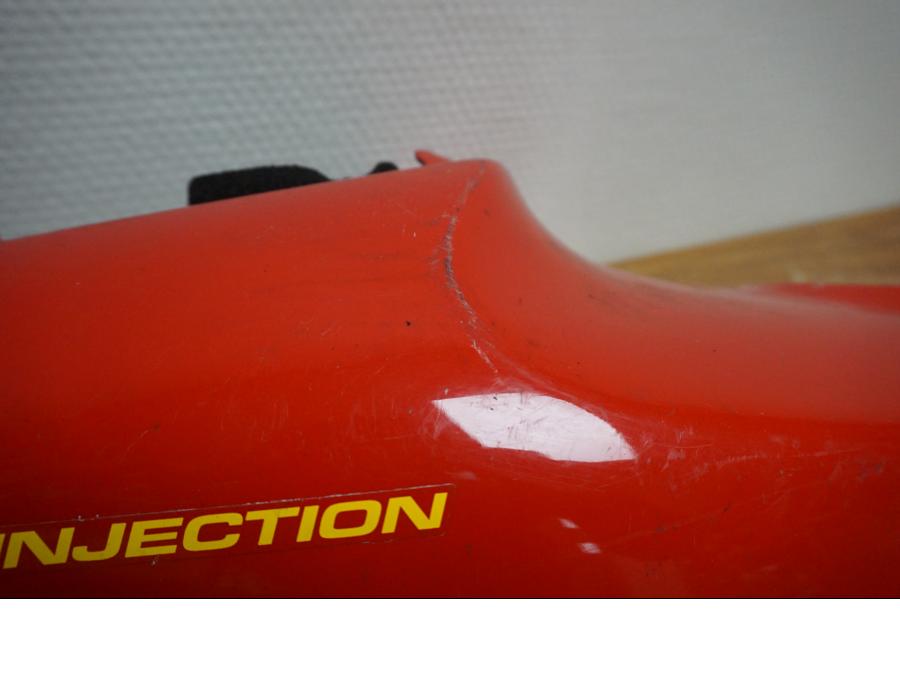 Baksidan på Bakvinge från en Suzuki TL 1000 S -1997 motorcykel.