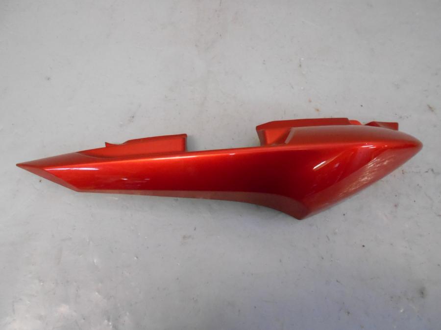 Framsidan på Bakvinge från en Yamaha YS 125 -2017 motorcykel.