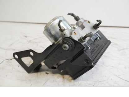 Höger sida på ABS Modulator från en Triumph Sprint ST -2007 motorcykel.