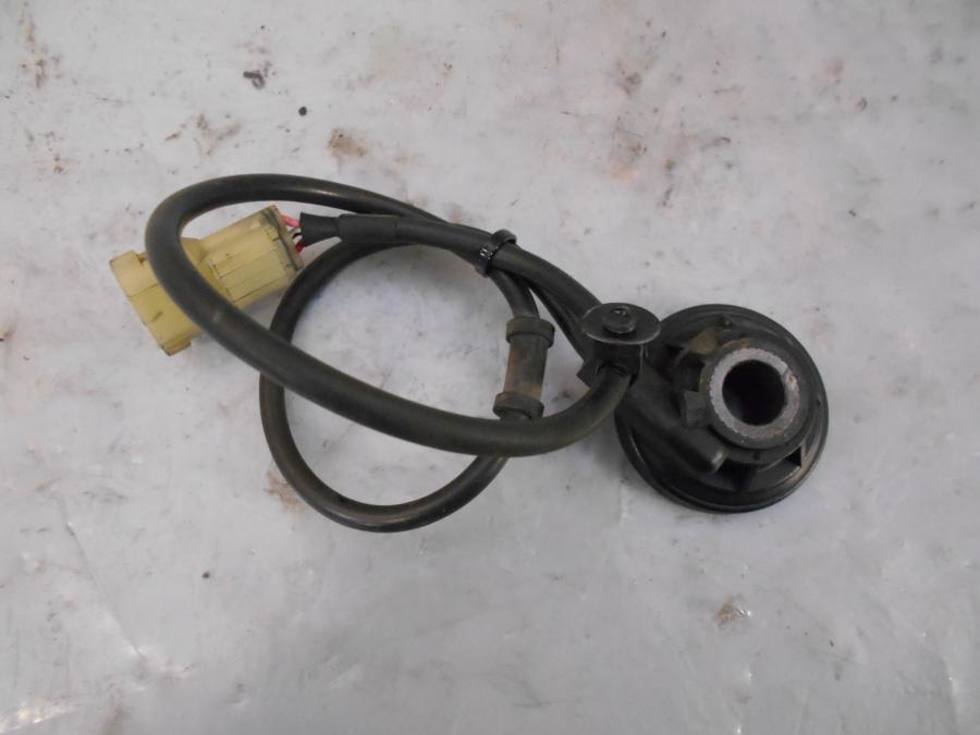 Baksidan på Hastighetsdrivning från en Yamaha YZF-R 125 -2012 motorcykel.