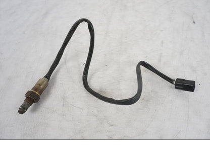 Framsidan på Lambdasond från en KTM 1290 Super Duke R -2021 motorcykel.