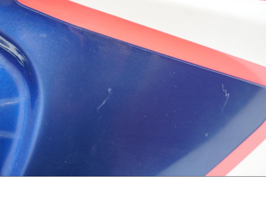 Snett uppifrån på Bensintank från en Kawasaki GPZ 500 S -1992 motorcykel.