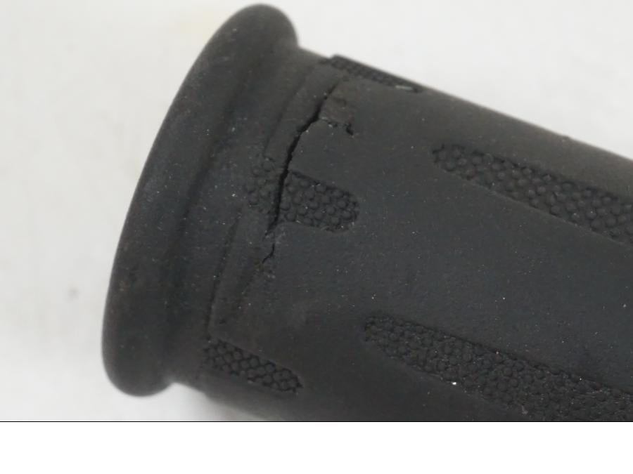 Baksidan på Värmehandtag från en BMW R 1250 GS -2021 motorcykel.