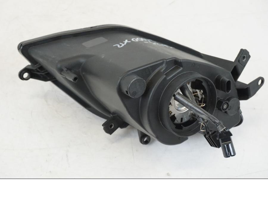 Höger sida på Strålkastare från en BMW S 1000 XR -2017 motorcykel.