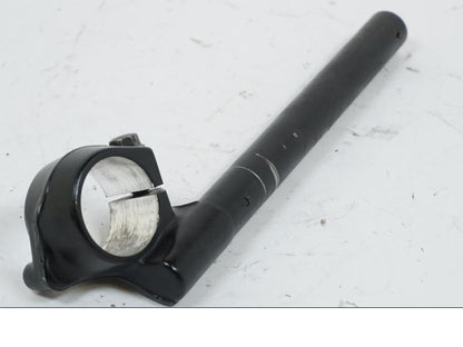 Vänster sida på Styre från en Honda CBR 600 -1998 motorcykel.