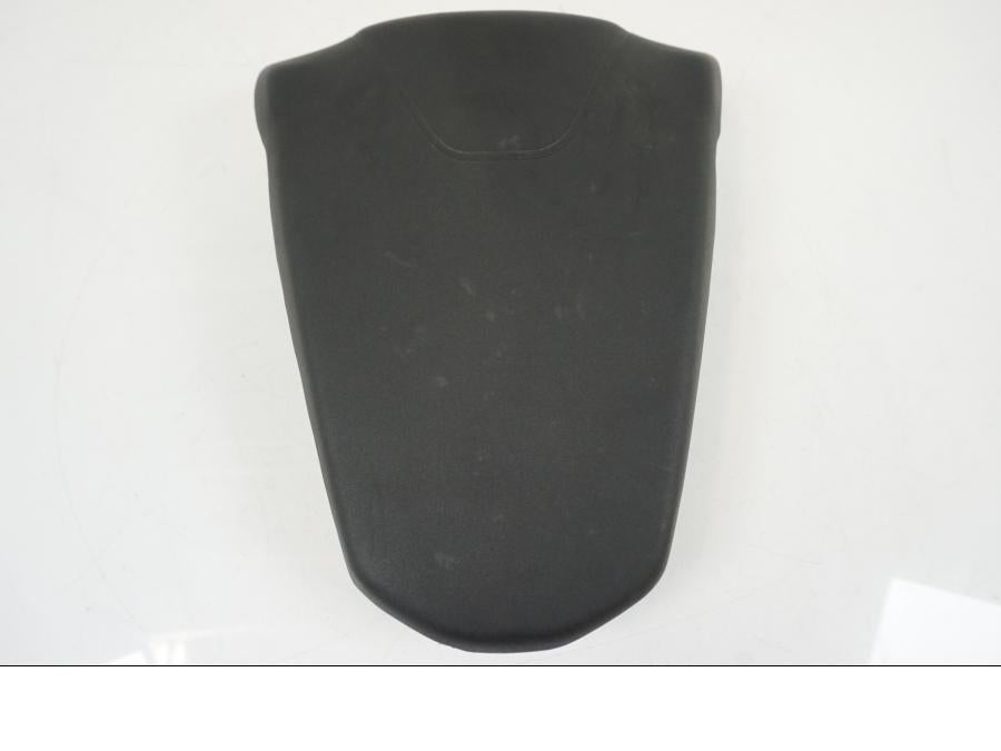 Höger sida på Sadel från en Aprilia RS 125 -2008 motorcykel.