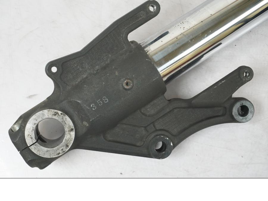 Extrabild5 på Gaffelben från en Triumph Tiger Explorer -2013 motorcykel.