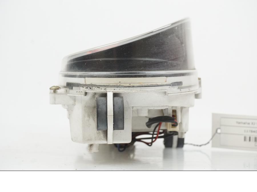 Snett uppifrån på Instrumenthus från en Yamaha XJ 900 -1997 motorcykel.