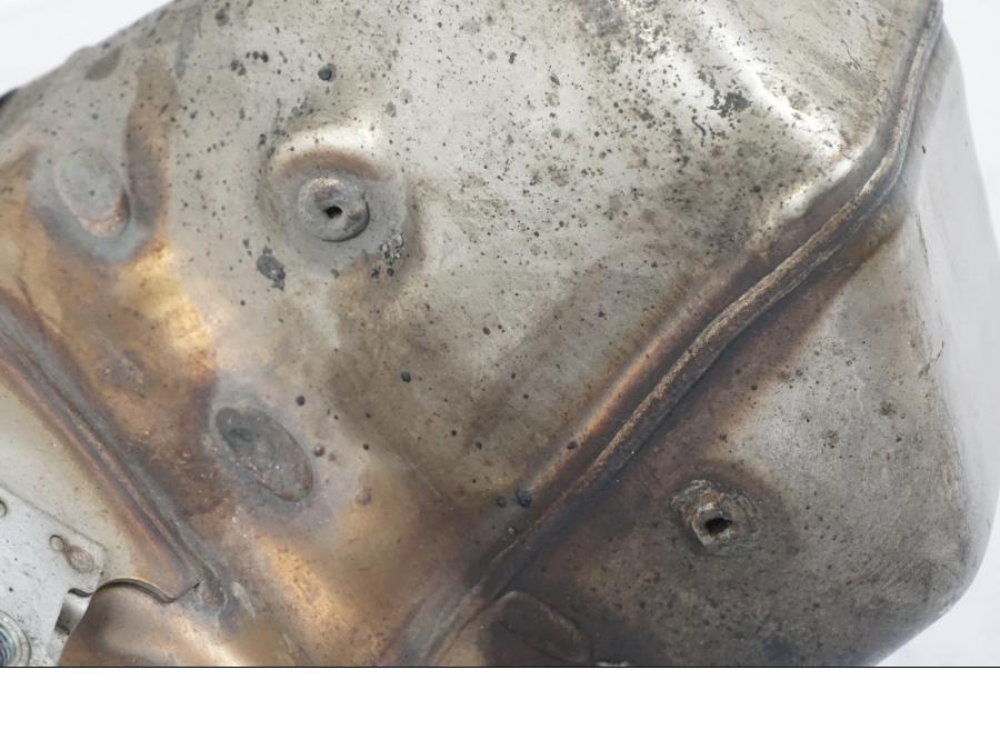 Snett uppifrån på Mellanburk från en Kawasaki ZX-6R -2011 motorcykel.