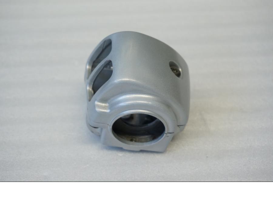 Baksidan på Styrelreglage från en H-D V-Rod 1130 -2002 motorcykel.