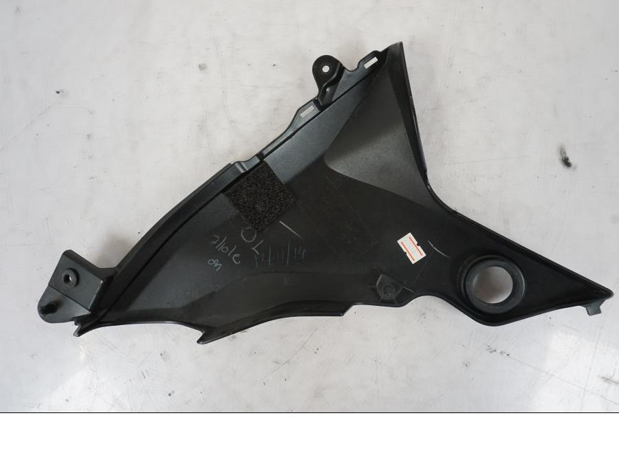 Höger sida på Sidopanel från en Kawasaki Z 800 -2014 motorcykel.