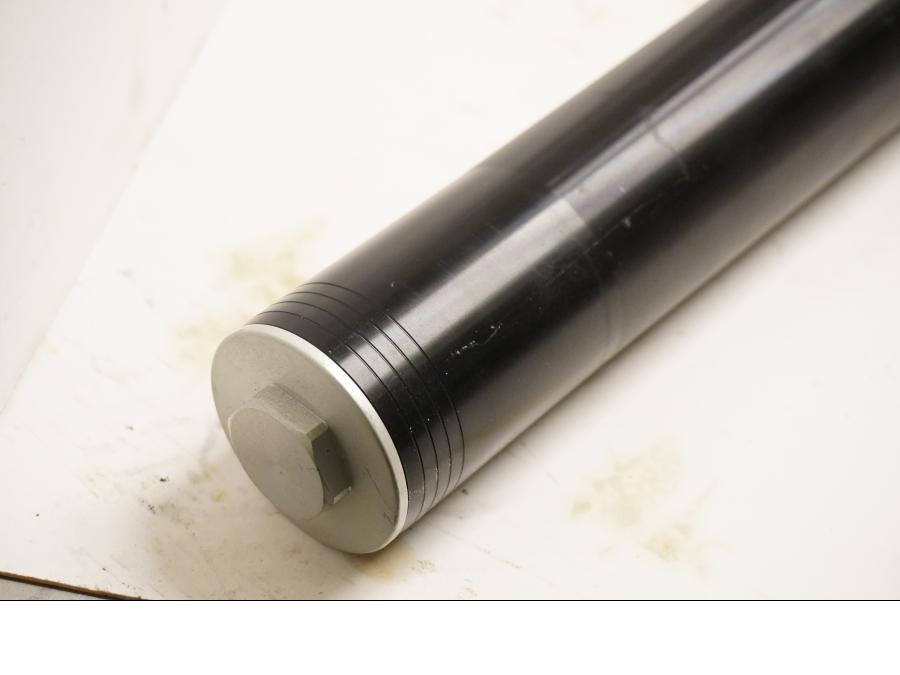 Vänster sida på Gaffelben från en Husqvarna TR 650 Strada -2012 motorcykel.