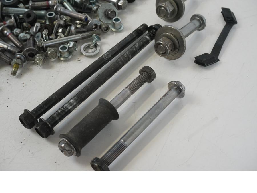 Extrabild1 på Skruv / Mutter etc från en Kawasaki ER-6F -2016 motorcykel.