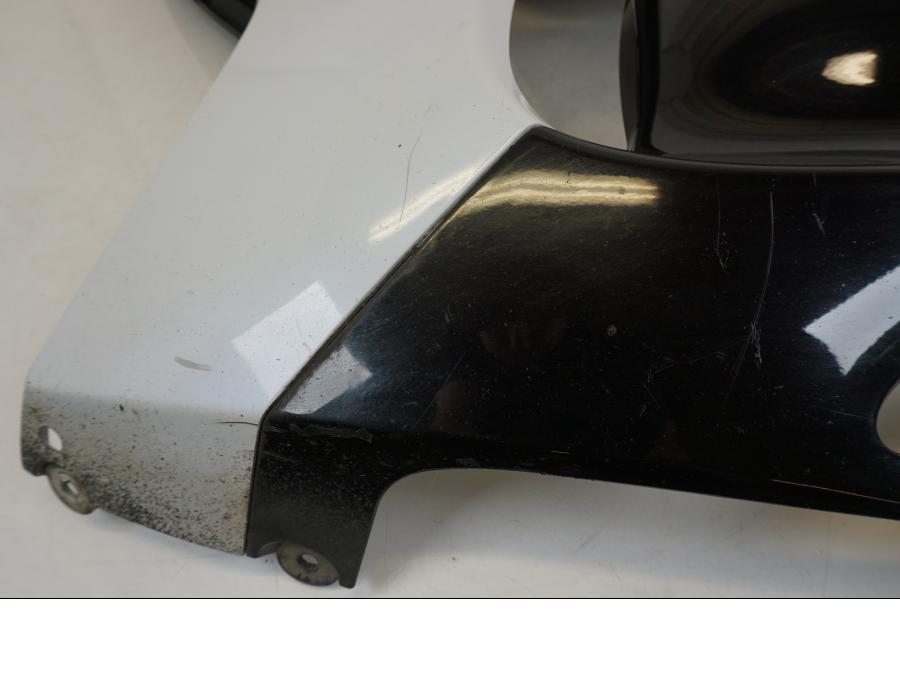 Baksidan på Sidkåpa från en Suzuki GSX 1300 R -2017 motorcykel.