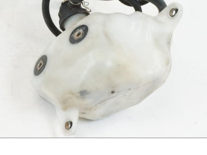 Snett uppifrån på Vattenexpansionskärl från en Yamaha YZF 1000 R1 -2009 motorcykel.