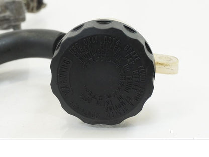 Extrabild1 på Bromshuvudcylinder från en Kawasaki ZX-12R -2000 motorcykel.