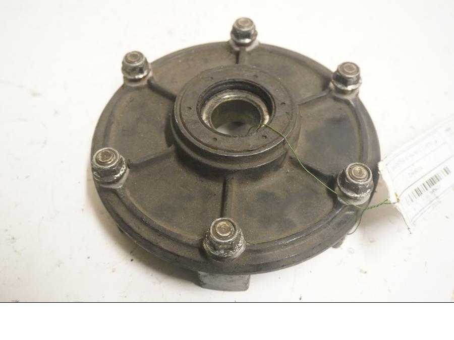 Framsidan på Drevfäste från en Yamaha YZF 750 R -1994 motorcykel.