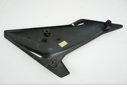 Baksidan på Sidkåpa från en BMW S 1000 R -2018 motorcykel.