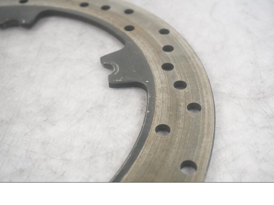 Vänster sida på Bromsskiva från en H-D V-Rod 1130 -2006 motorcykel.