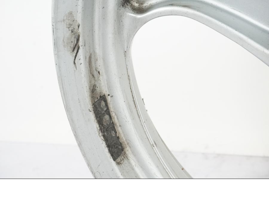 Extrabild3 på Fälg från en BMW K 1100 LT -1999 motorcykel.