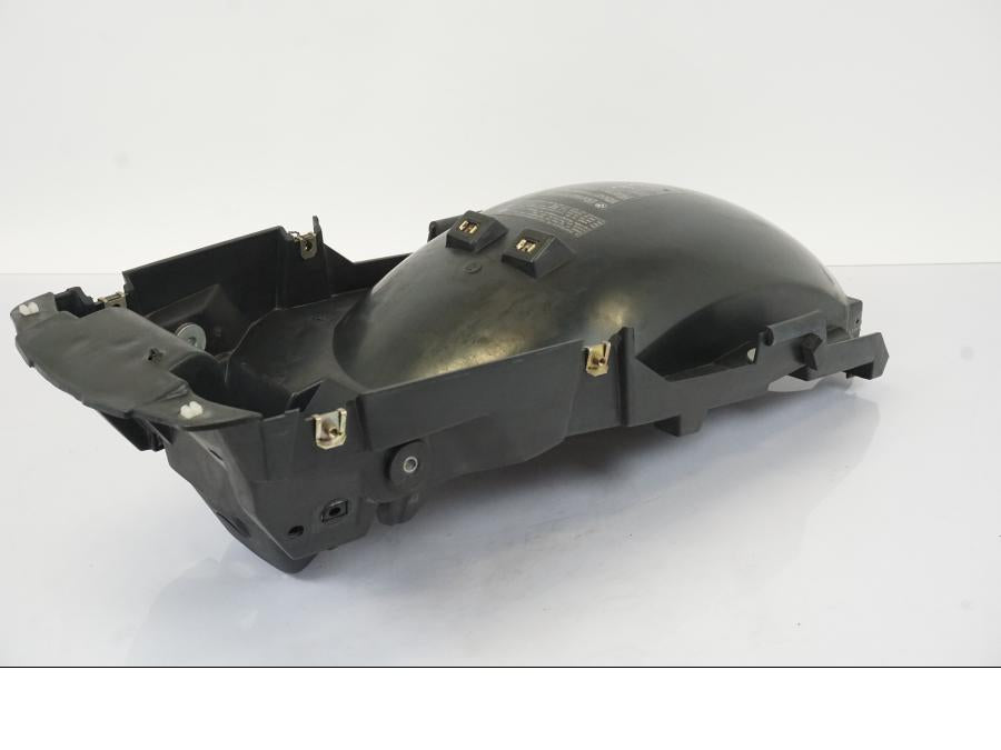 Baksidan på Undertail från en BMW R 1150 RS -2003 motorcykel.