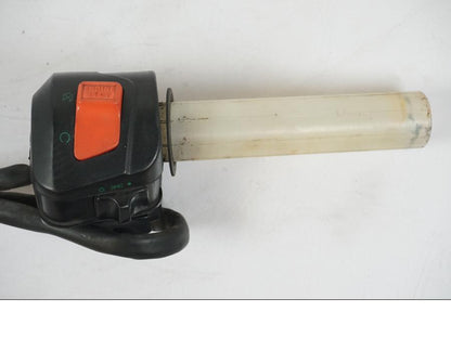 Baksidan på Styrelreglage från en Aprilia RS 125 -2000 motorcykel.