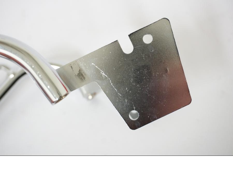 Snett uppifrån på Framskärmsstag från en Suzuki VS 800 -1999 motorcykel.