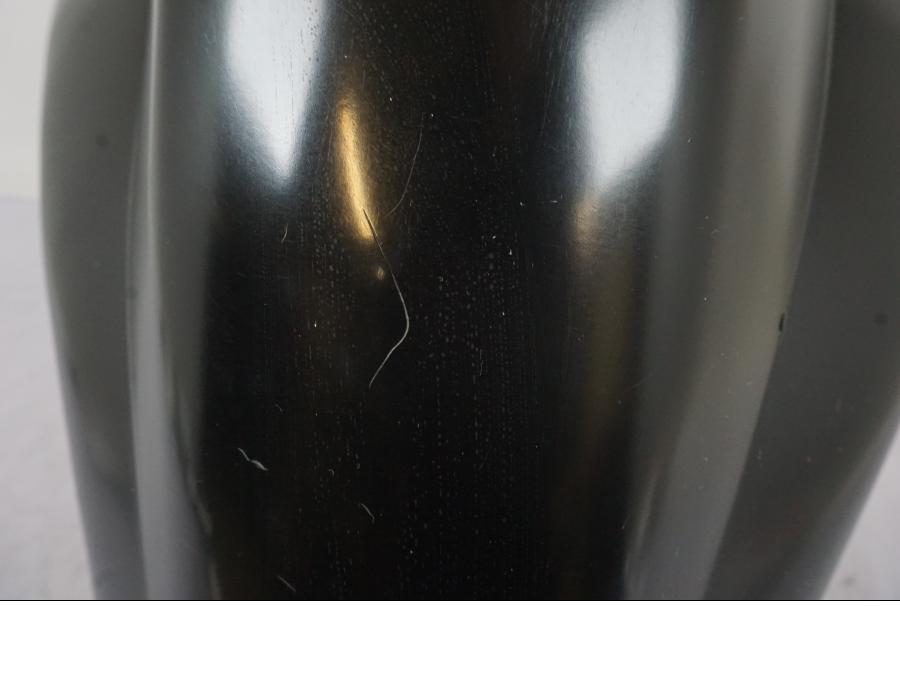 Snett uppifrån på Bensintank från en KTM 990 Super Duke -2006 motorcykel.