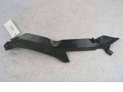 Snett uppifrån på Ramskydd från en KTM 1290 Super Adventure R -2018 motorcykel.