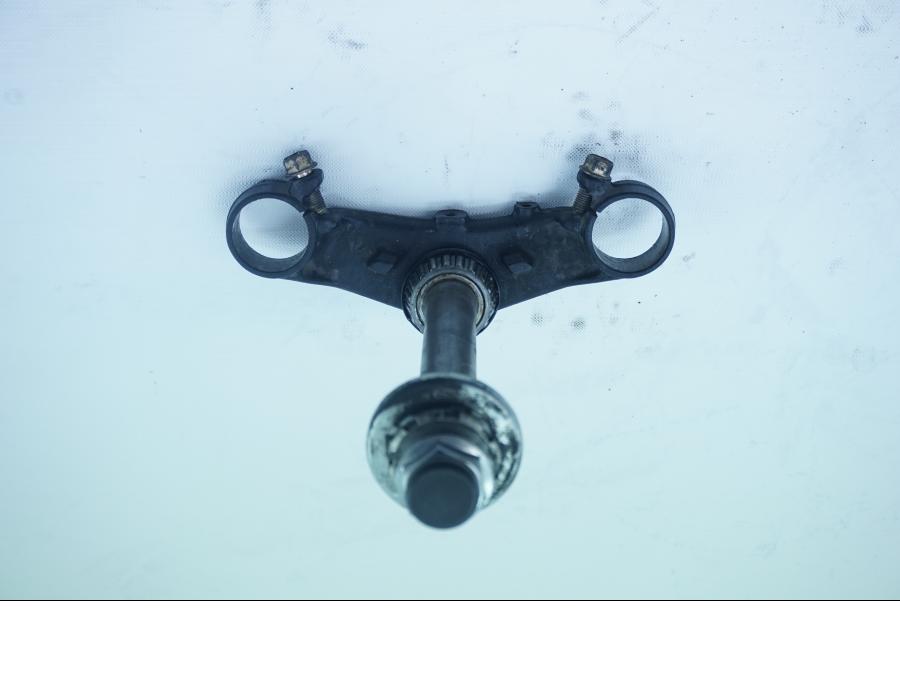 Baksidan på Gaffelkrona från en Honda VFR 750 -1992 motorcykel.