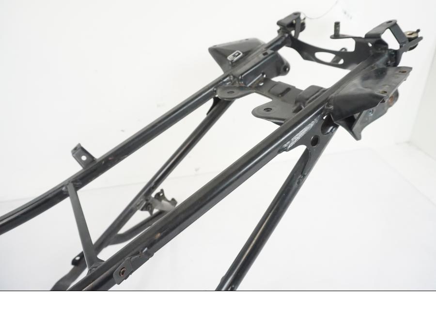 Vänster sida på Bakram från en BMW F 650 CS -2002 motorcykel.