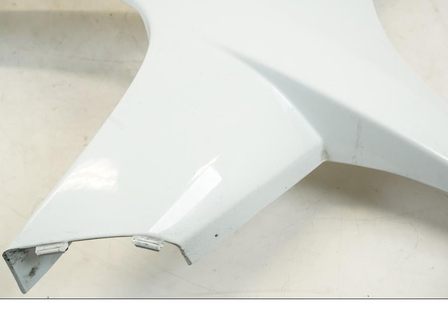 Vänster sida på Sidkåpa från en Suzuki GSX-R 750 -2008 motorcykel.