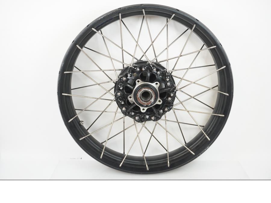 Baksidan på Fälg från en Ducati Multistrada V4 -2021 motorcykel.