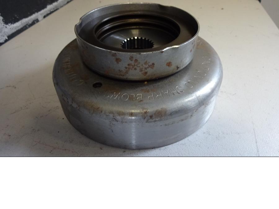 Höger sida på Generator från en H-D Harley diverse -2007 motorcykel.